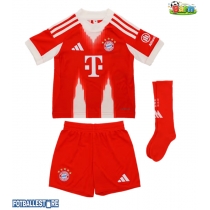 Bayern Munich Sacha Boey #23 Hjemmedraktsett Barn 2025-26 Kortermet (+ Korte bukser)